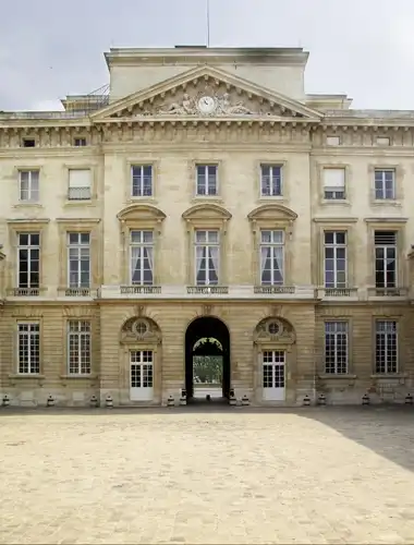 Lorem ipsum dolor sit amet, consectetur adipiscing elit, sed do eiusmod 2026 Exhibitions Paris 84