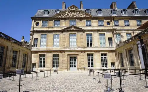 Lorem ipsum dolor sit amet, consectetur adipiscing elit, sed do eiusmod 2026 Exhibitions Paris 113