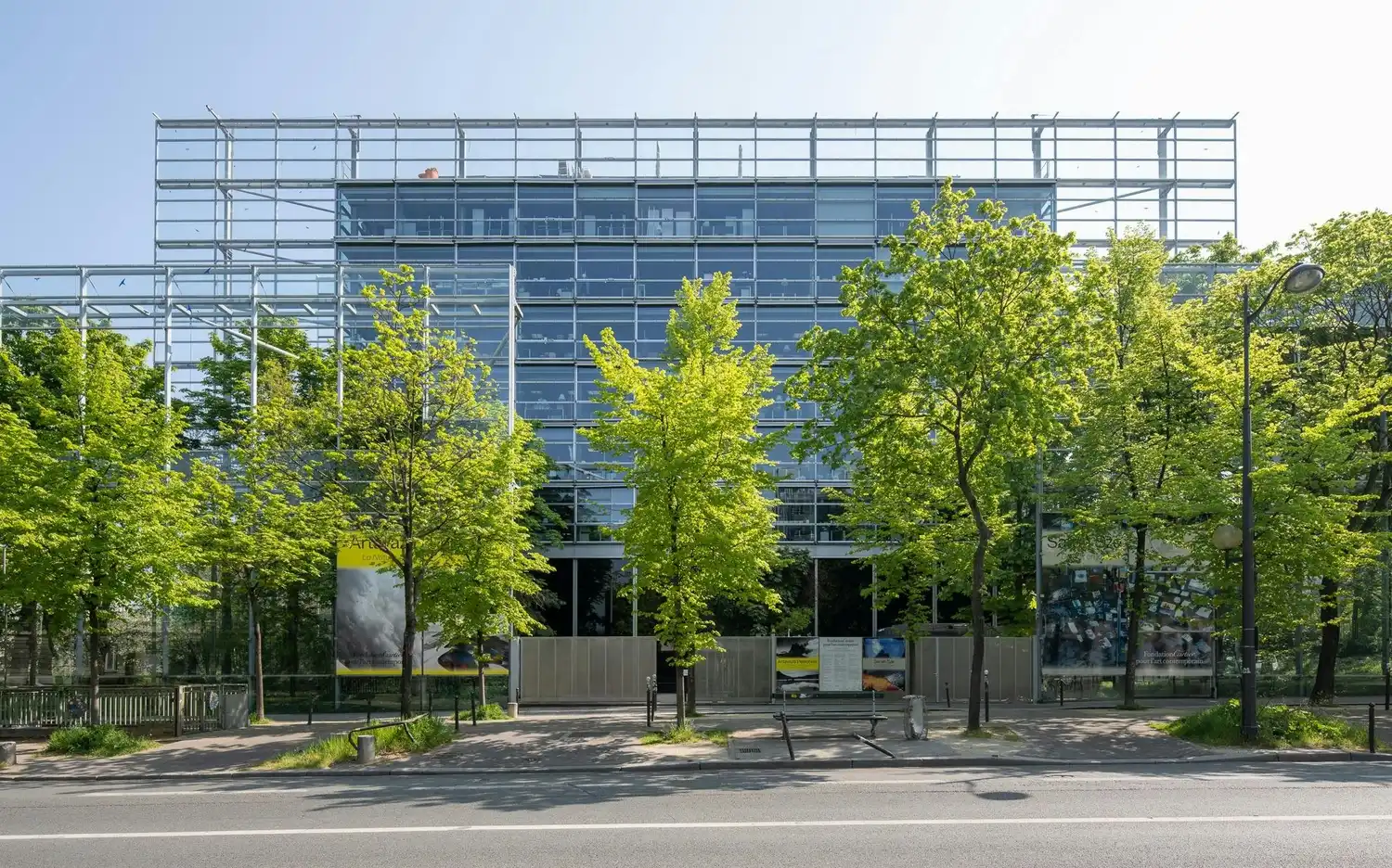 Vue du bâtiment, Fondation Cartier pour l'art contemporain, boulevard Raspail, Paris