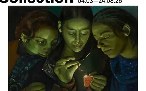 Hedendaagse kunstinstallatie Clair-Obscur in de Bourse de Commerce met dramatisch licht en schaduw in de Rotonde.