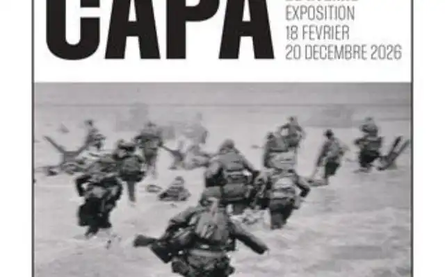 Vintage prints en camera's te zien op de tentoonstelling Robert Capa: Oorlogsfotograaf in Parijs.