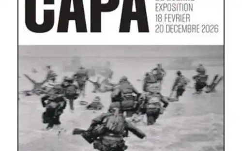 Vintage prints en camera's te zien op de tentoonstelling Robert Capa: Oorlogsfotograaf in Parijs.