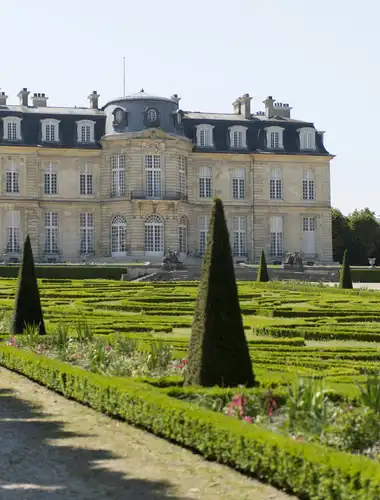 Lorem ipsum dolor sit amet, consectetur adipiscing elit, sed do eiusmod 2026 Exhibitions Paris 53