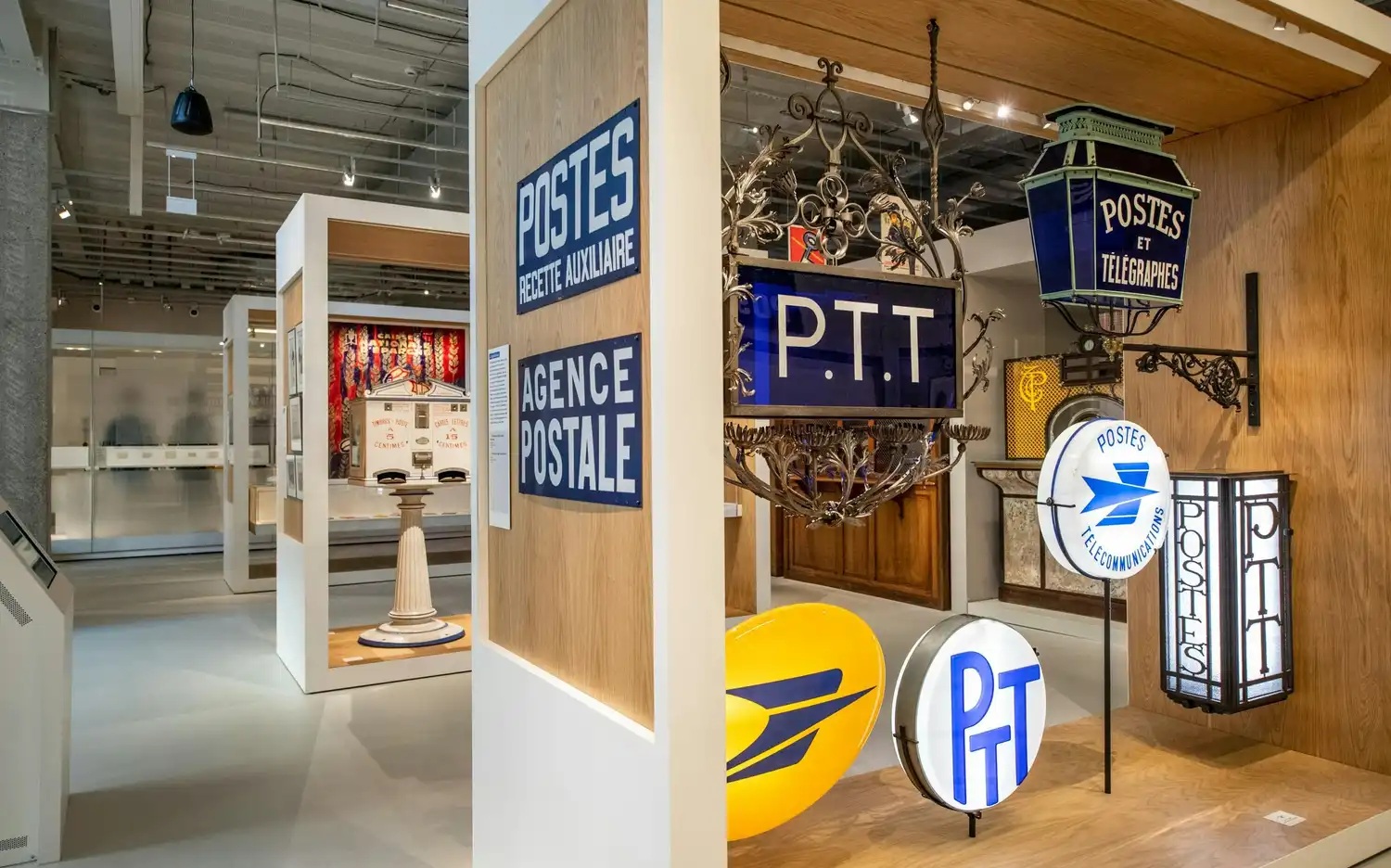 Exposition permanente - 3ème étage - Enseignes Exposition permanente - 3ème étage - Enseignes