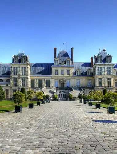 Lorem ipsum dolor sit amet, consectetur adipiscing elit, sed do eiusmod 2026 Exhibitions Paris 55